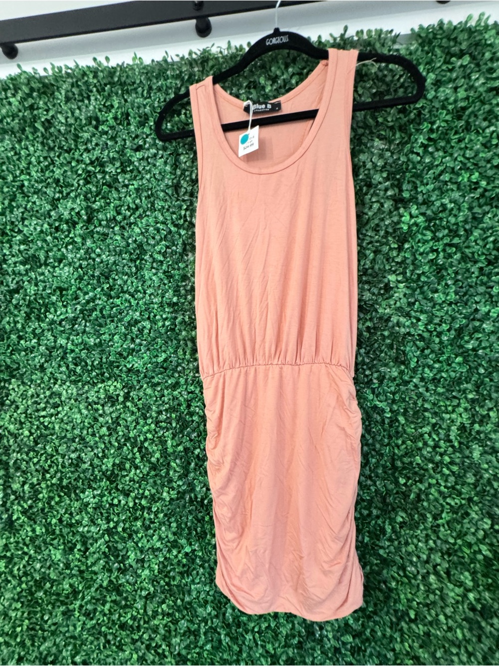 pink stretchy dress - Picture 2 of 4